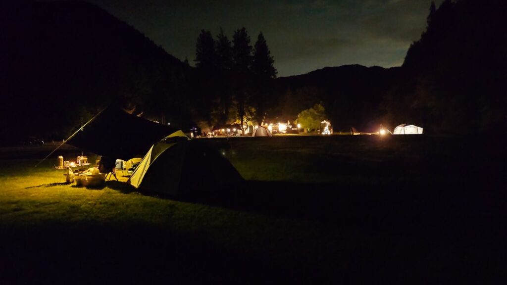 GLYPH前日光店キャンプ場夜のフリーサイト