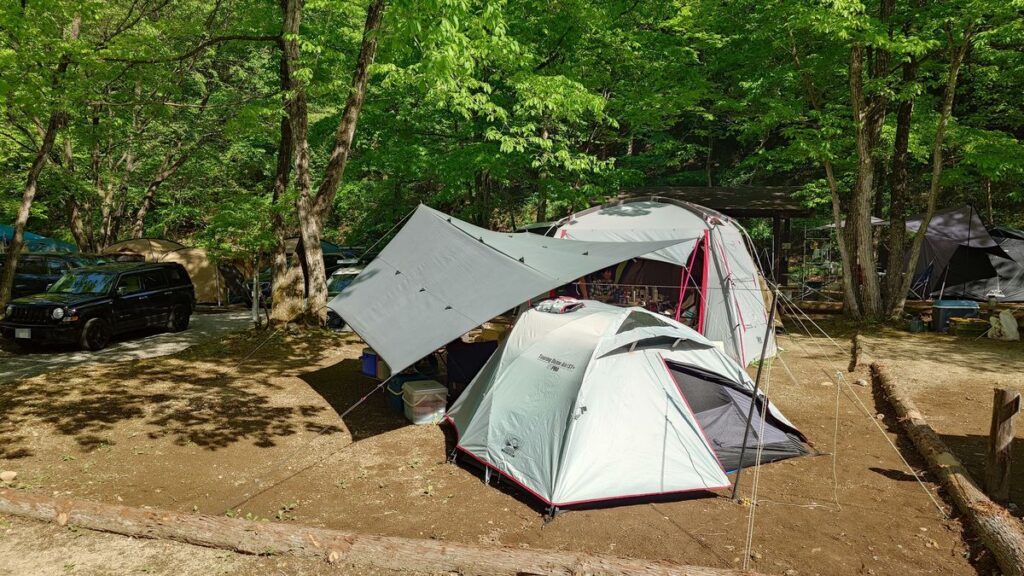日光まなかの森Ｂプラン車２台横付けオートキャンプ