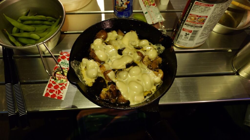 マッシュルームと竹輪のアヒージョ