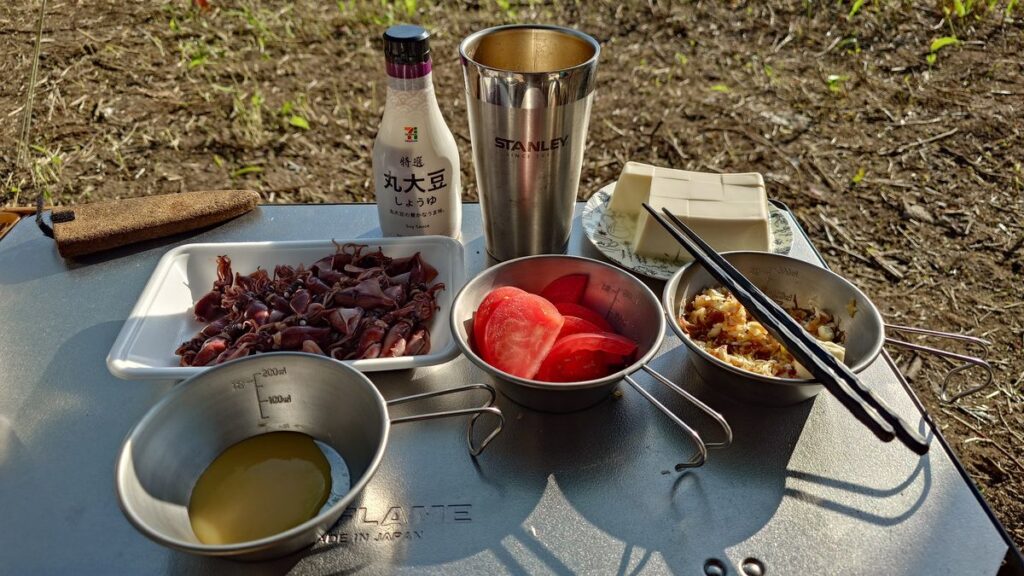 冷や奴とトマトとホタルイカ