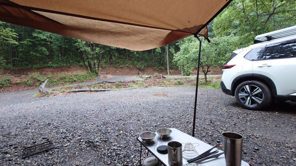 二日目は早朝まで雨が残る
