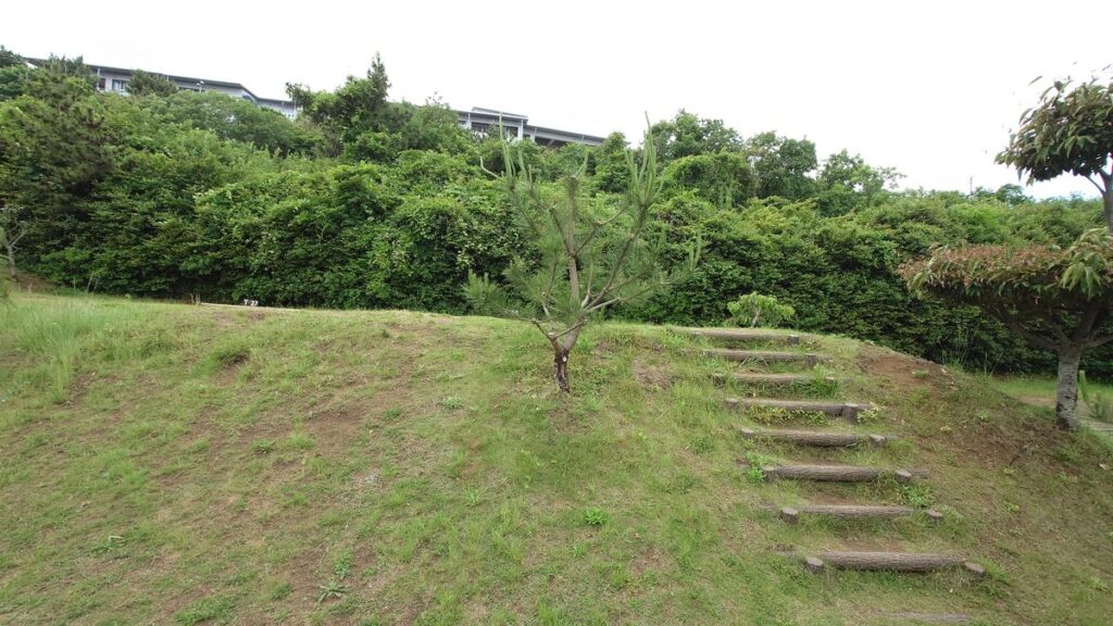 大洗サンビーチキャンプ場高台エリアT26サイトの階段
