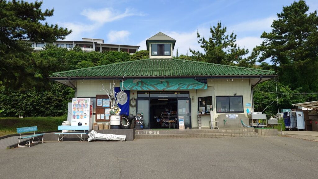 大洗サンビーチキャンプ場管理棟正面