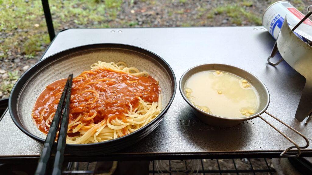 朝食のスパゲティミートソース&コーンスープ