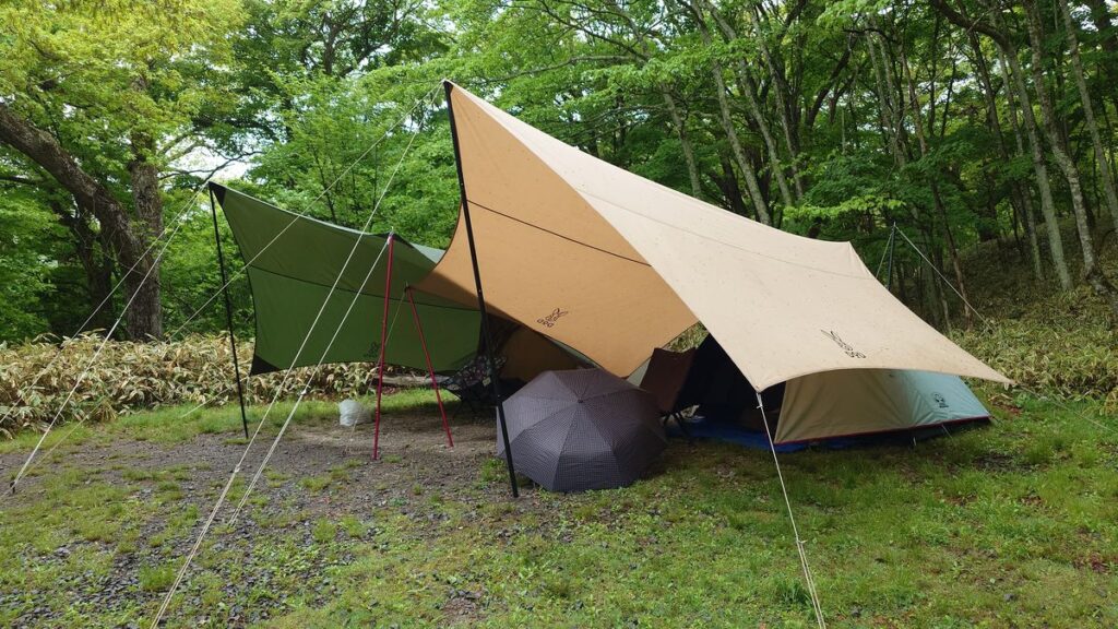 県立赤城キャンプ場Gサイト雨の中の撤収作業