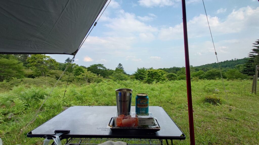 山の駅たかはらSTAR LIGHT CAMP BASE夜景サイトから矢板市街地方面を眺めながら乾杯