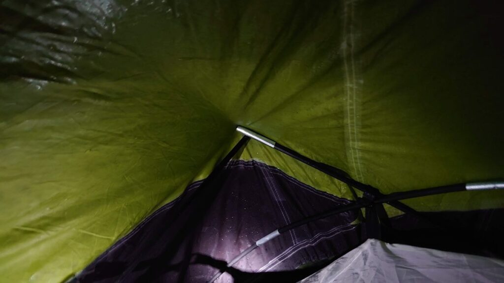 ツーリングドームSTメインポールの破損