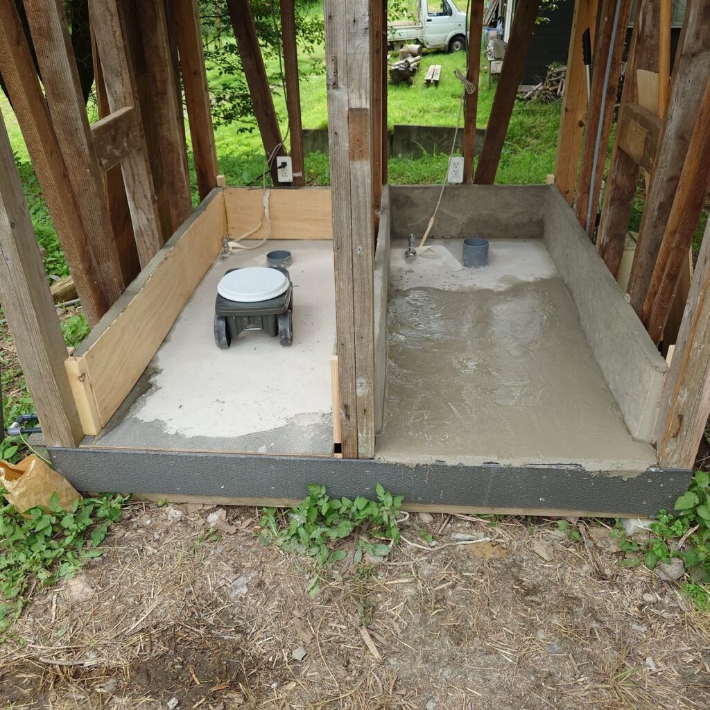 トイレ改修工事中