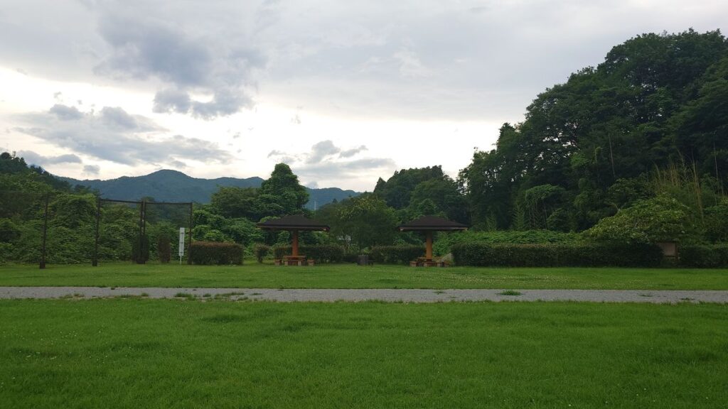 日光たかとくキャンプステーションサイト奥の東屋