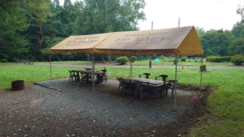 尾瀬金井沢キャンプ場サイト中央のテント