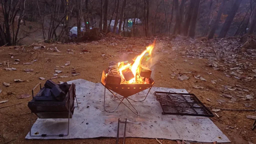 焚き火とユニセラ用に準備した炭