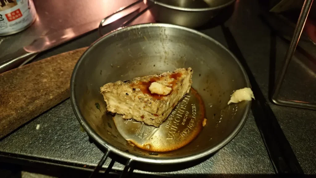 厚揚げをショウガ醤油でいただく