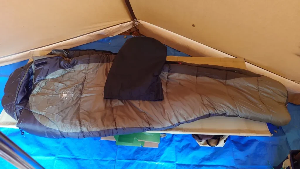 Coleman Extreme WHEATHER Mummyと収納袋