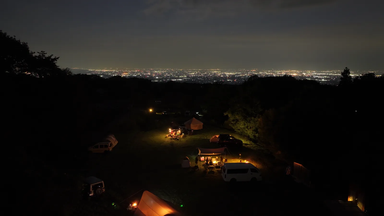 夜景の見えるオートキャンプ場ナイトビューあかぎの夜景