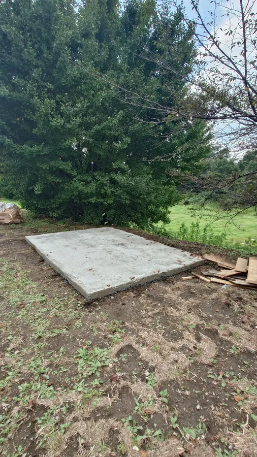 ナイトビューあかぎ物置下地のコンクリ完成