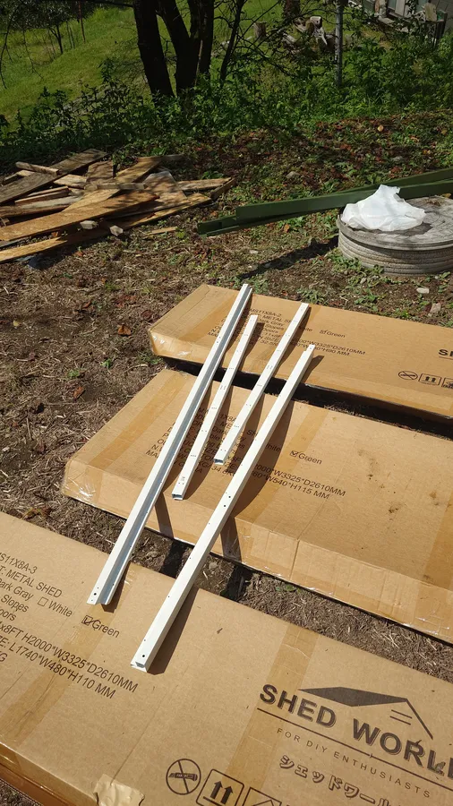 ナイトビューあかぎ物置パーツの不足品届くも色違い