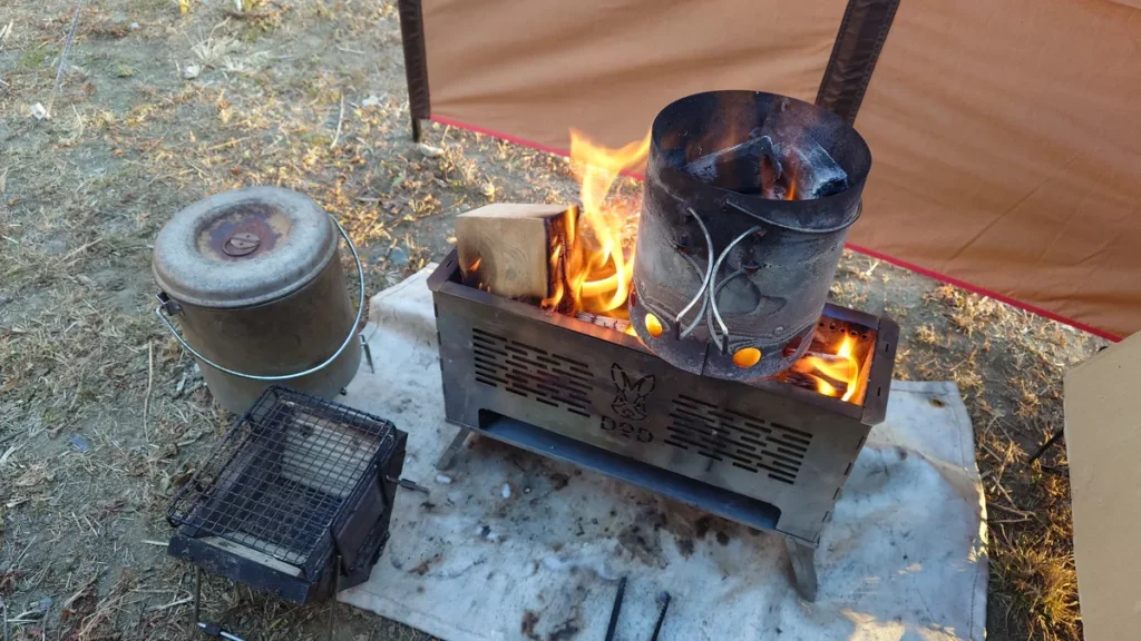 すけもえファイヤーと集成材の柱