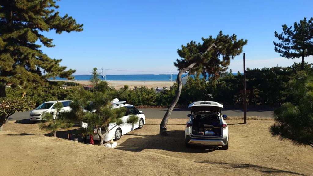 大洗サンビーチキャンプ場高台サイトから太平洋を臨む