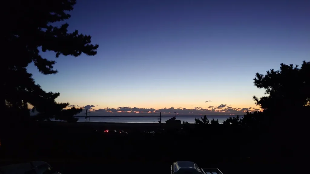 2025初日の出直前の太平洋