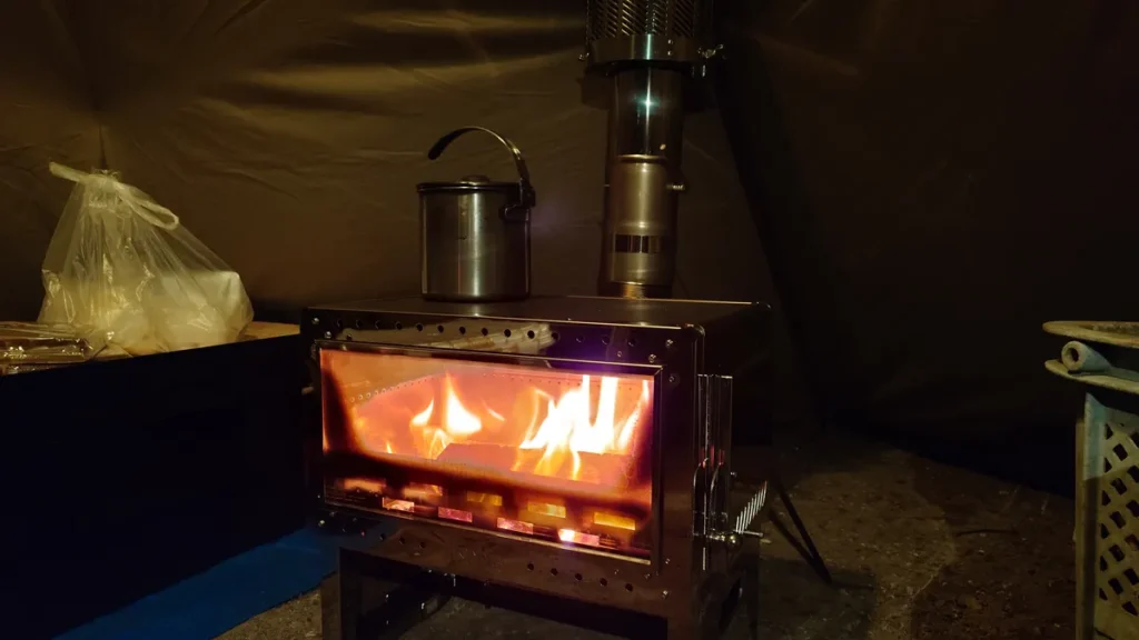 ホンマ製作所フォールディングキャンプストーブの炎