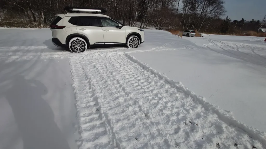ナイトビューあかぎテント設営用に圧雪