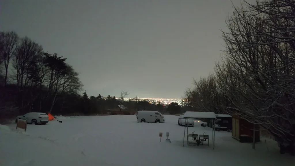 オートキャンプ場ナイトビューあかぎ雪原と夜景