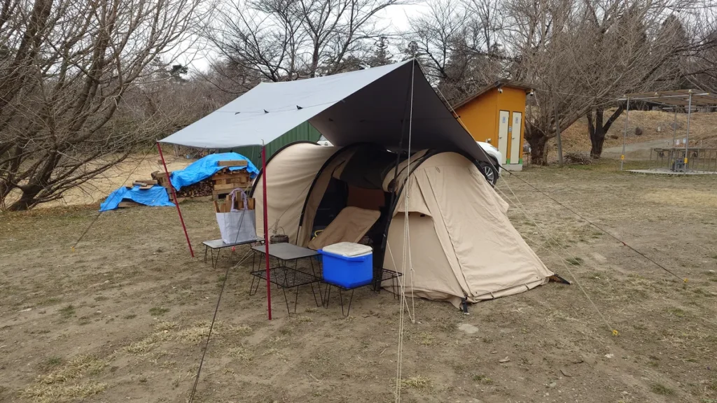 ナイトビューあかぎ星空サイトに設営したソロカマTCと男前タープ