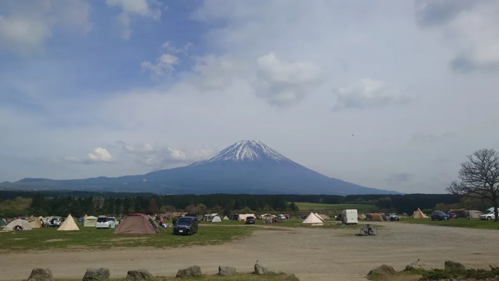 ふもとっぱらキャンプ場から富士山