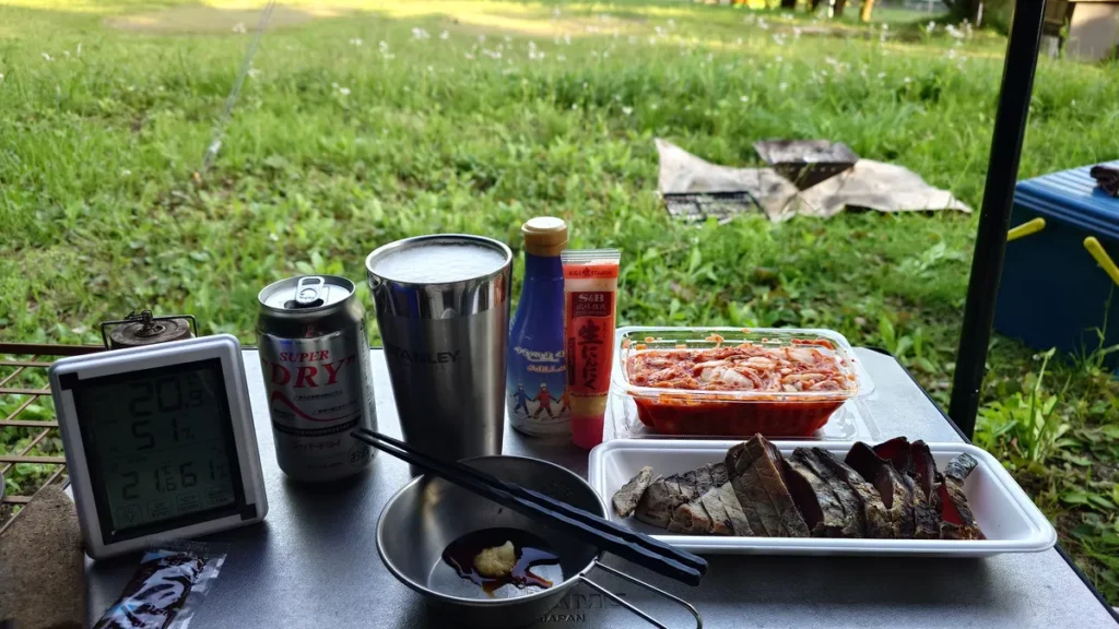 カツオのたたきとキムチで乾杯