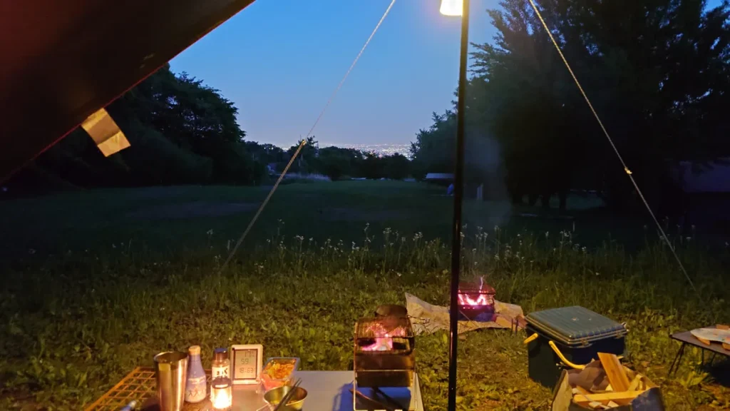 夜景が見え始めてきたオートキャンプ場ナイトビューあかぎ