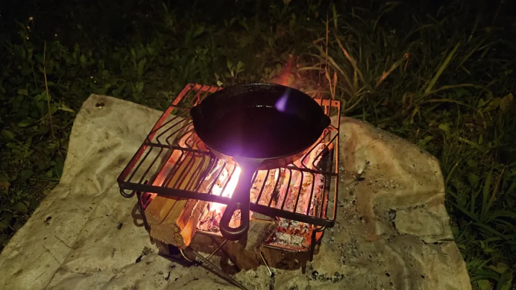 焚き火とスキレット