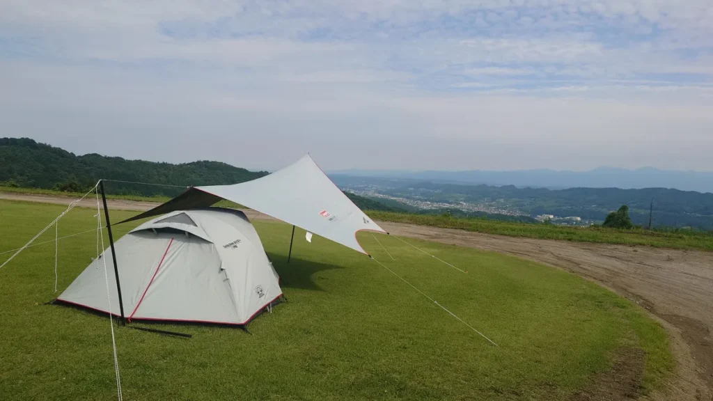 アンリミットオートキャンプ場芝生サイト