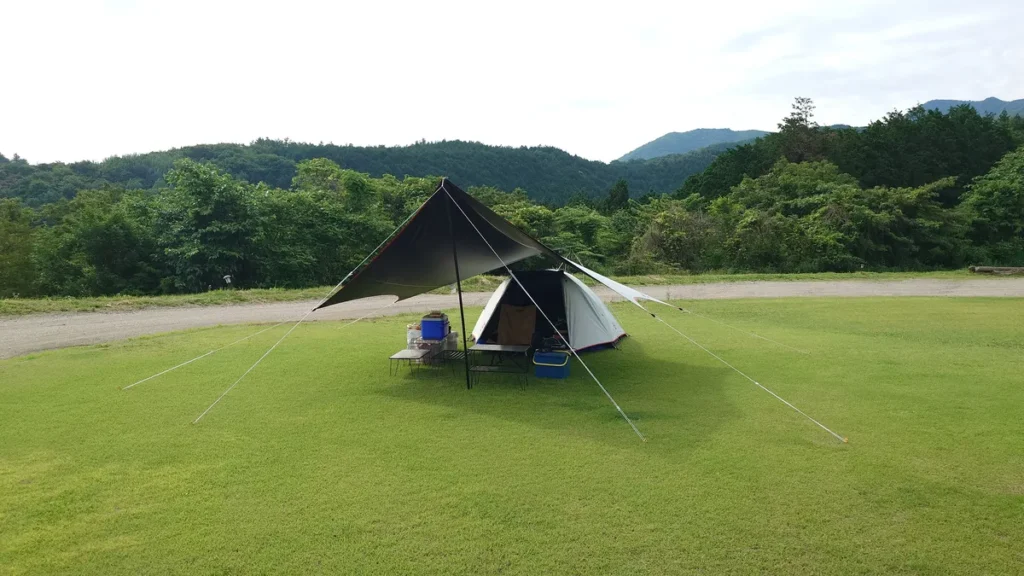 アンリミットオートキャンプ場芝生サイト