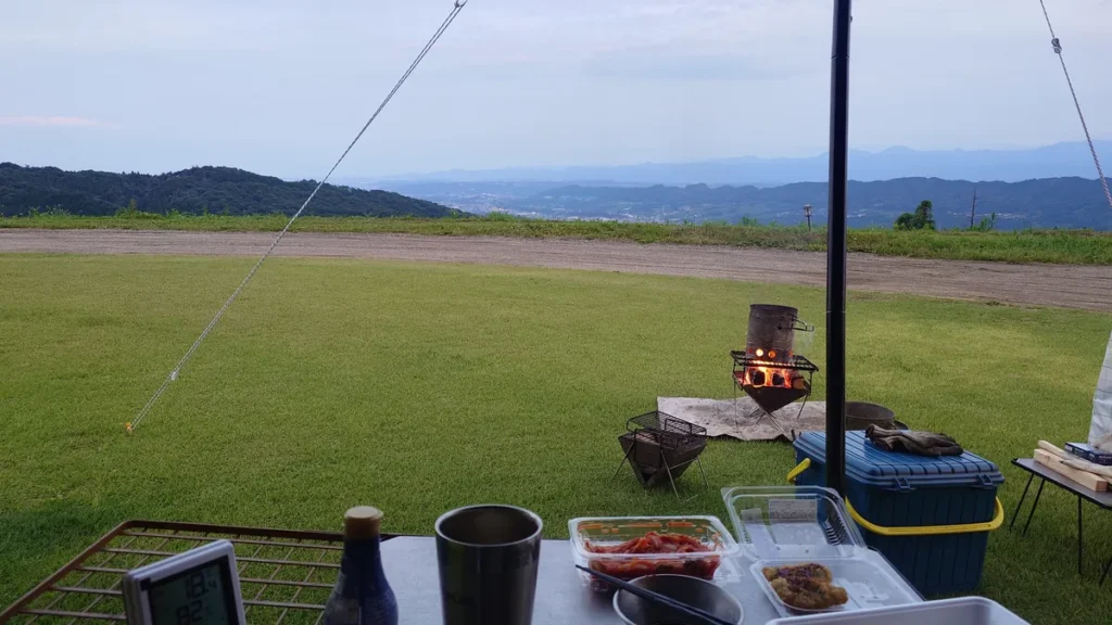 焚き火と見下ろした風景