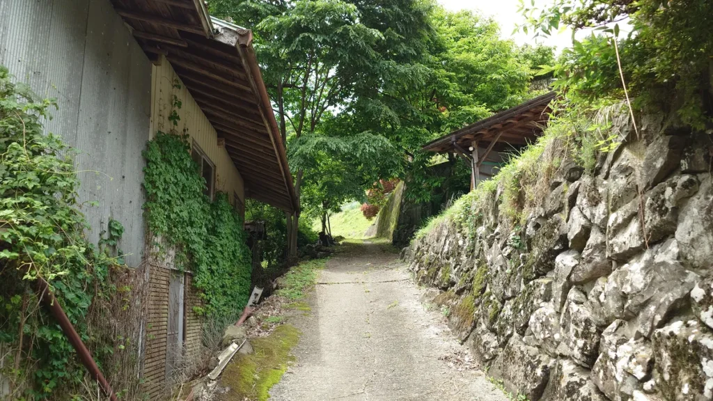 荒船風穴への道