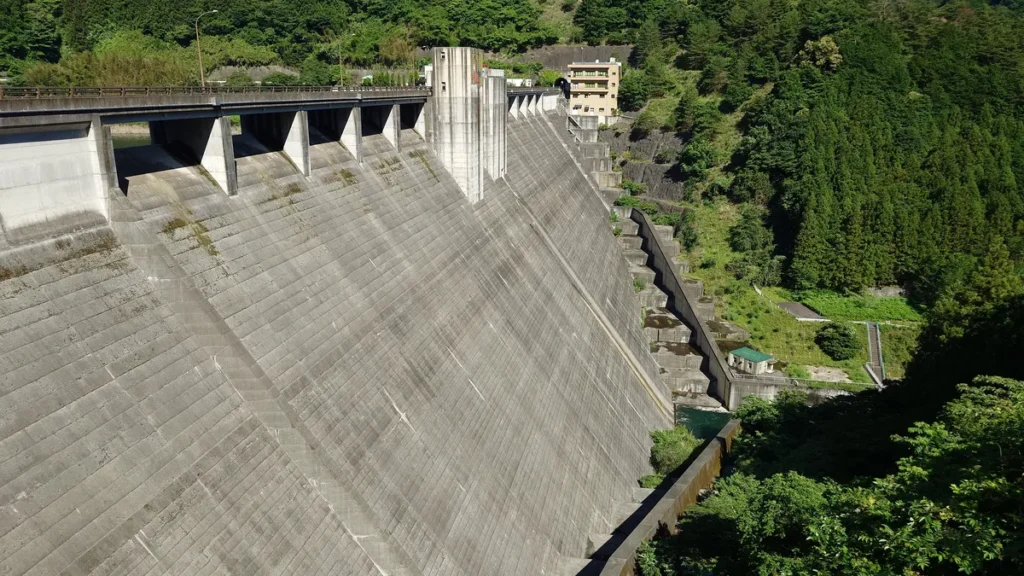 道平川ダム堤体