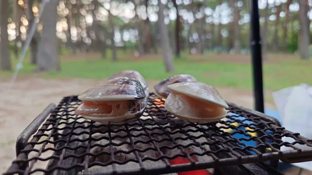 ハマグリの炭火焼き