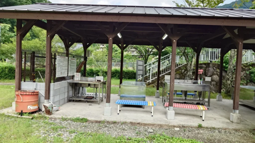 川治温泉薬師の湯キャンプ場炊事場