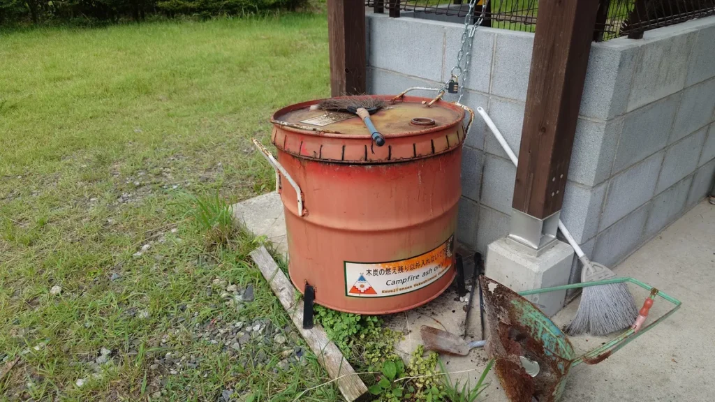 川治温泉薬師の湯キャンプ場灰捨て場