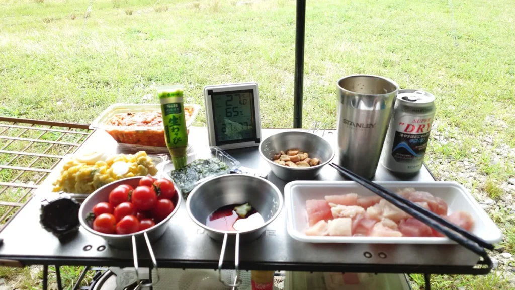 買ってきたお刺身とお惣菜で口開け