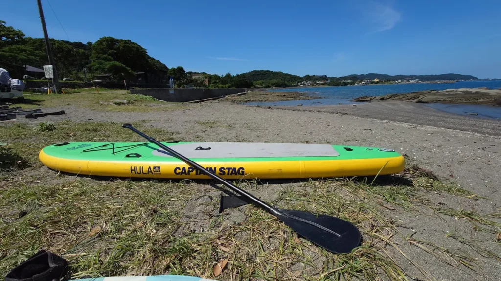 人魚の湯オートキャンプ場付近の海岸とSUP