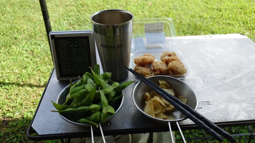 ビールと枝豆とその他のお惣菜