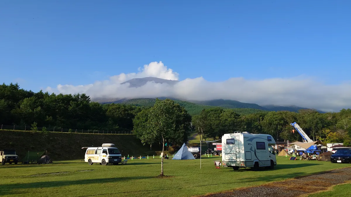 AsamaParkFieldからの浅間山