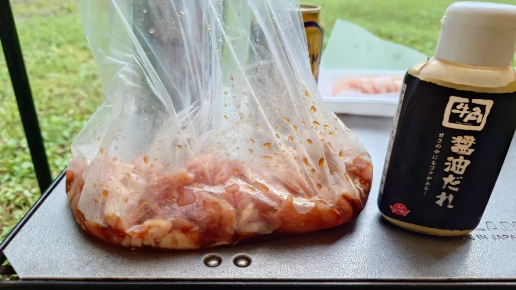 焼肉のタレに漬け込んだ鶏のもも肉