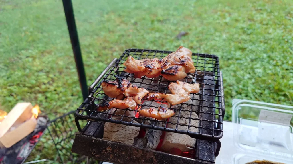 鶏のもも肉の炭火焼き
