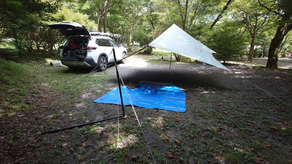 わらび平森林公園キャンプ場西サイト5番サイトに設営