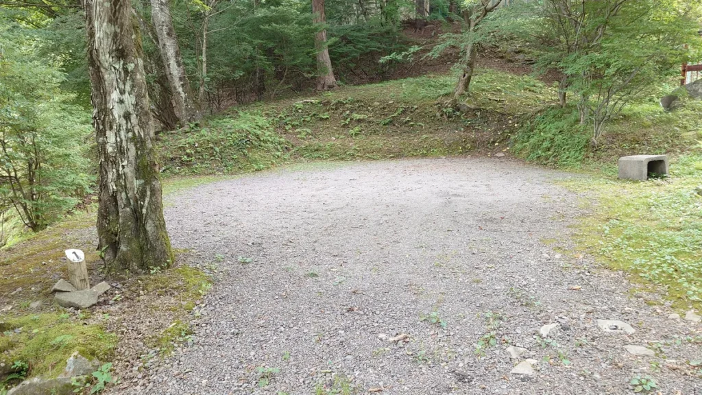 わらび平森林公園キャンプ場西サイト1番サイト