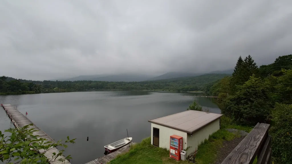 釣り受付棟から眺めたバラギ湖