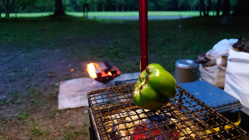 ピーマンの炭火丸焼き