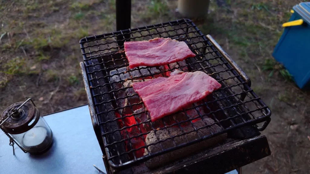 黒毛和牛肩ロースの炭火焼き